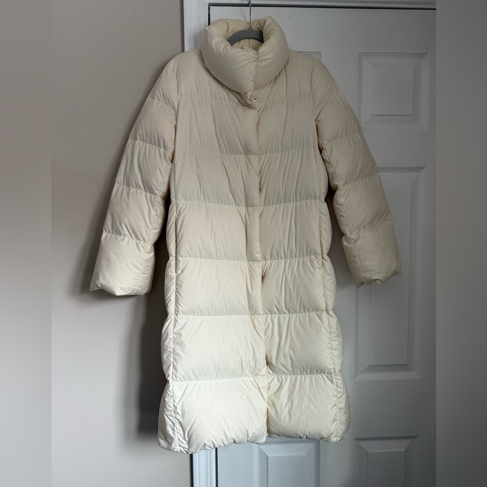 Uniqlo Women's Off-White Puffer Jacket in XS